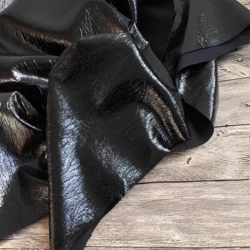 純黒の質感PUレザー光沢のあるレザーコートデザイナー生地卸売 - Home Textiles Wholesale のレビューと価格