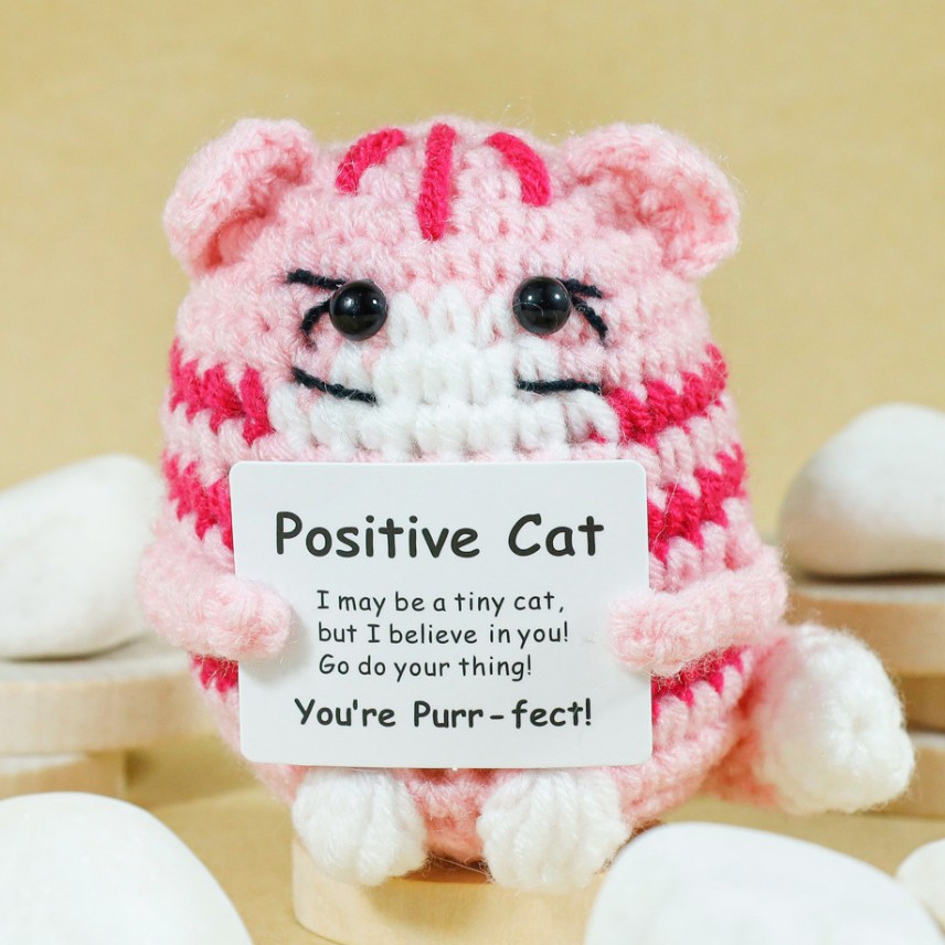面白い編み物のポジティブな猫のぬいぐるみ、カード付き、家の部 - Home Textiles Today のレビューと価格